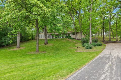 Photo of 61 Timberlake Road, Barrington, IL 60010 (MLS # 12651412)