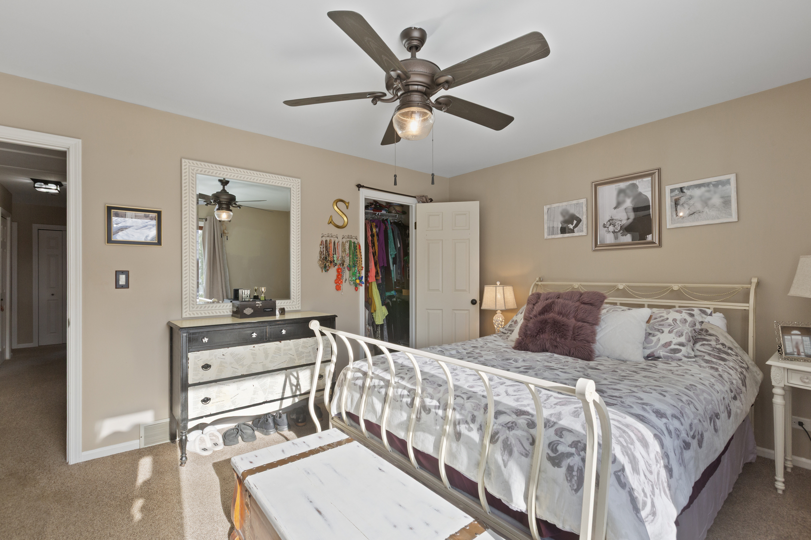 Woodstock, Illinois 60098, United States, 3 Bedrooms Bedrooms, ,3 BathroomsBathrooms,Residential,Contingent,253446