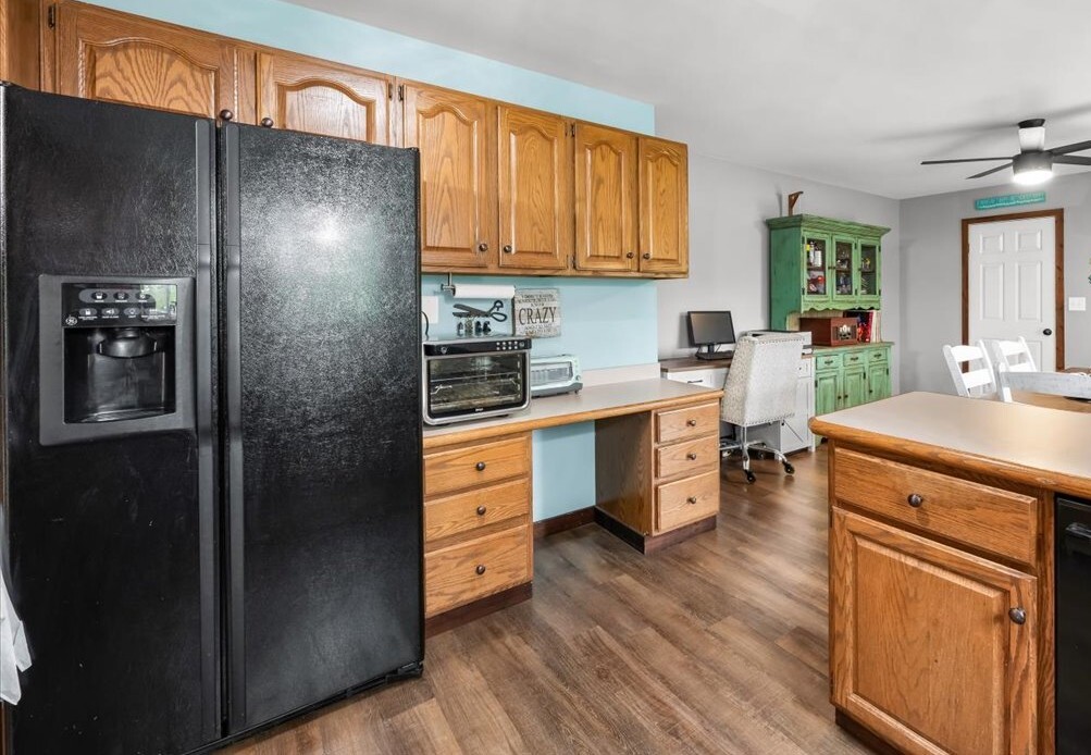 Woodstock, Illinois 60098, United States, 3 Bedrooms Bedrooms, ,3 BathroomsBathrooms,Residential,Contingent,253446