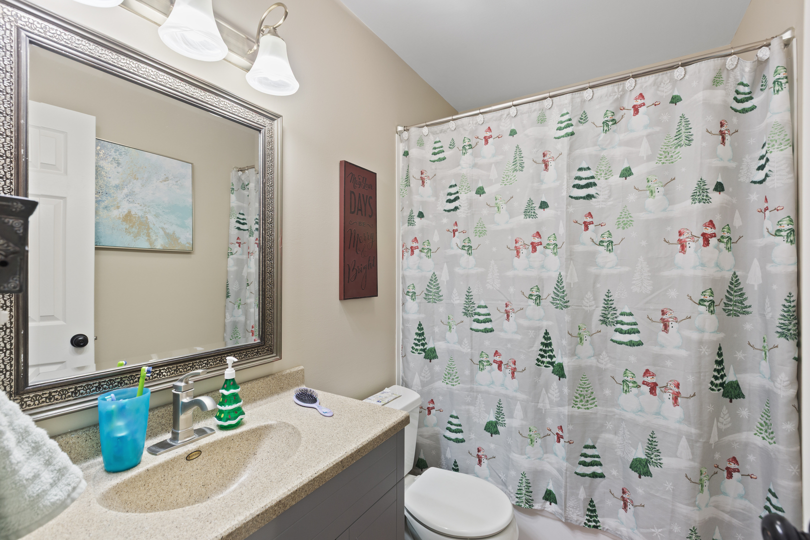 Woodstock, Illinois 60098, United States, 3 Bedrooms Bedrooms, ,3 BathroomsBathrooms,Residential,Contingent,253446