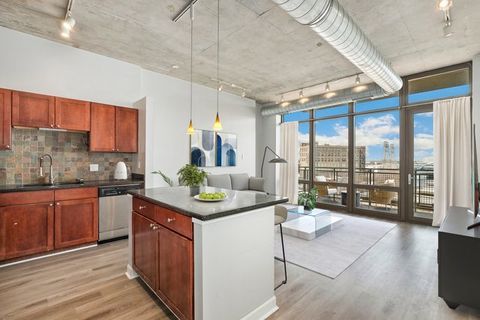 Tiny photo for 1000 N Kingsbury Street #503, Chicago, IL 60610 (MLS # 12603334)