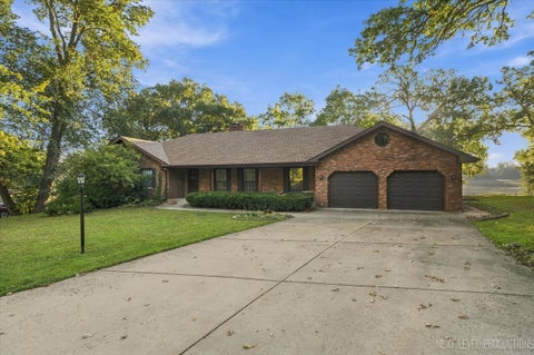 Photo of 6S383 Shagbark Lane, Aurora, IL 60506 (MLS # 12768383)