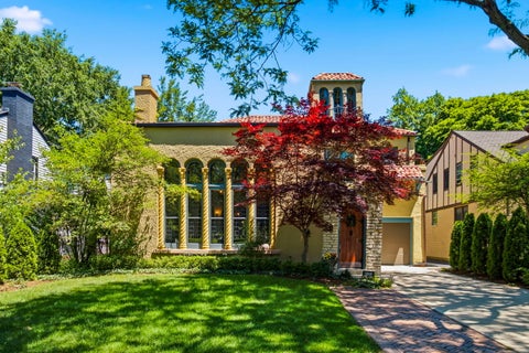 Photo of 1010 Sheridan Road, Wilmette, IL 60091 (MLS # 12705925)