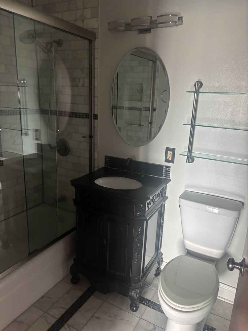 4800 S Lake Park Avenue 605