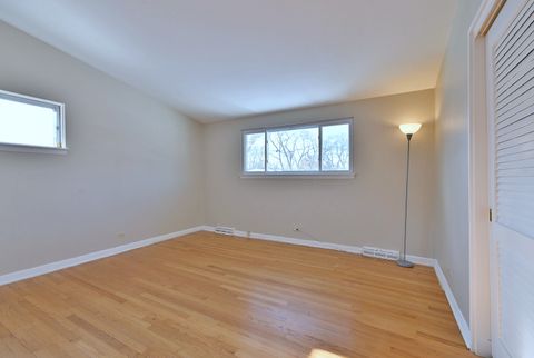 Tiny photo for 521 Michael Manor Mnr, Glenview, IL 60025 (MLS # 12530638)