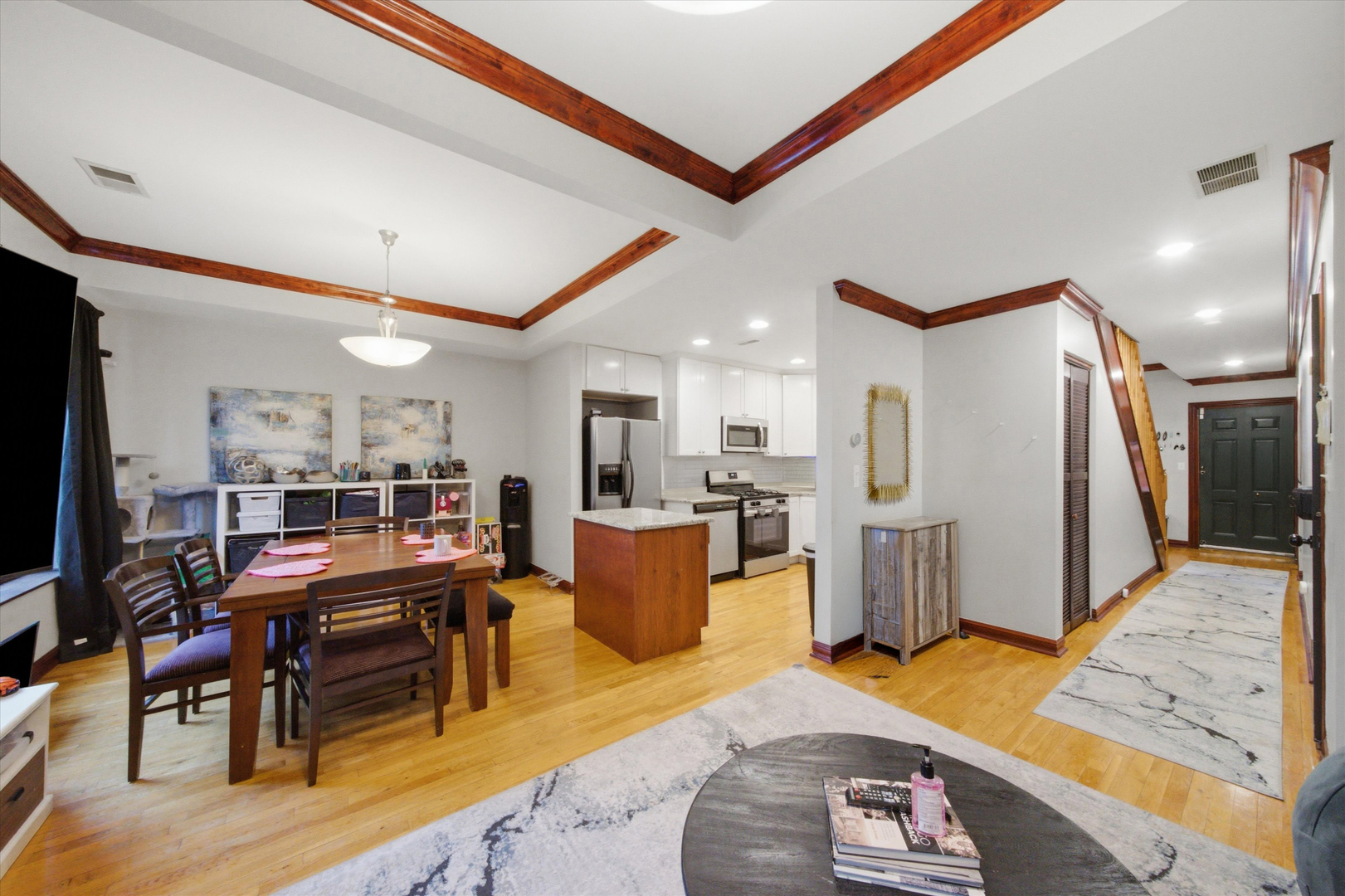 212 E 44th Street 3