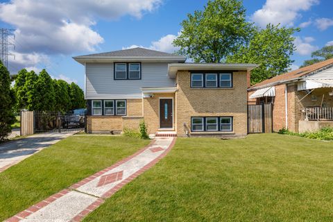 Photo of 458 W 127th Street, Chicago, IL 60628 (MLS # 12533712)