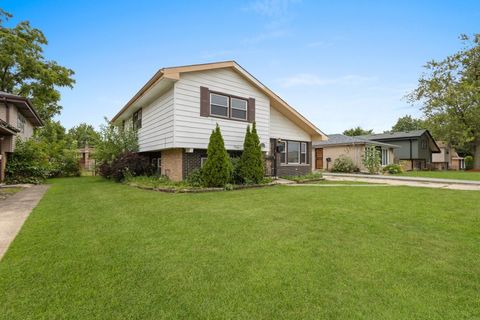 Tiny photo for 3907 168th Place, Country Club Hills, IL 60478 (MLS # 12455538)
