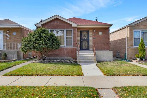 Photo of 9018 S Ridgeland Avenue, Chicago, IL 60617 (MLS # 12507879)