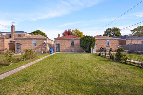 Tiny photo for 9018 S Ridgeland Avenue, Chicago, IL 60617 (MLS # 12507879)