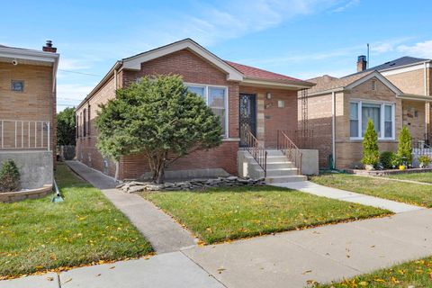 Tiny photo for 9018 S Ridgeland Avenue, Chicago, IL 60617 (MLS # 12507879)