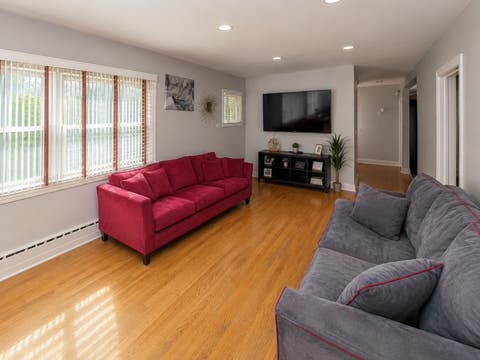 Tiny photo for 5568 W 96th Street, Oak Lawn, IL 60453 (MLS # 12701655)