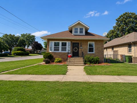 Tiny photo for 5568 W 96th Street, Oak Lawn, IL 60453 (MLS # 12701655)
