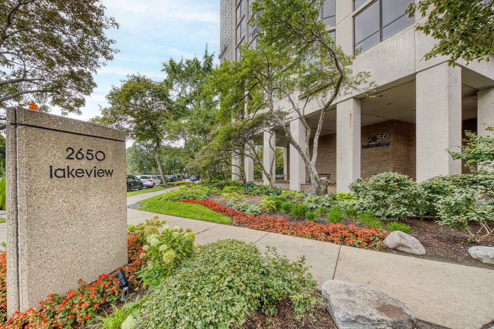 2650 N LAKEVIEW Avenue 1201