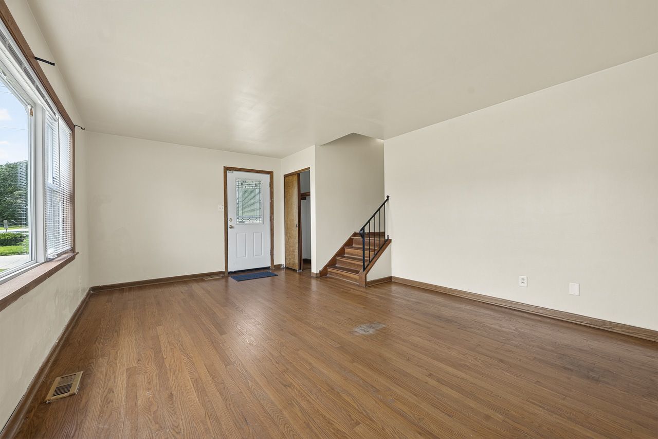 524 HIRSCH Avenue
