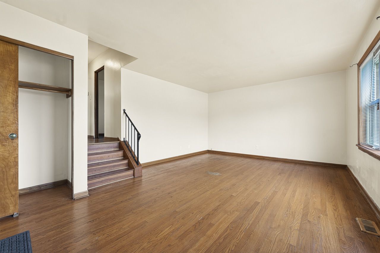 524 HIRSCH Avenue