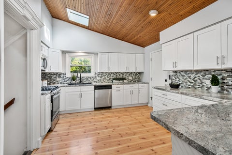 Tiny photo for 5623 Tennessee Avenue, Clarendon Hills, IL 60514 (MLS # 12793221)