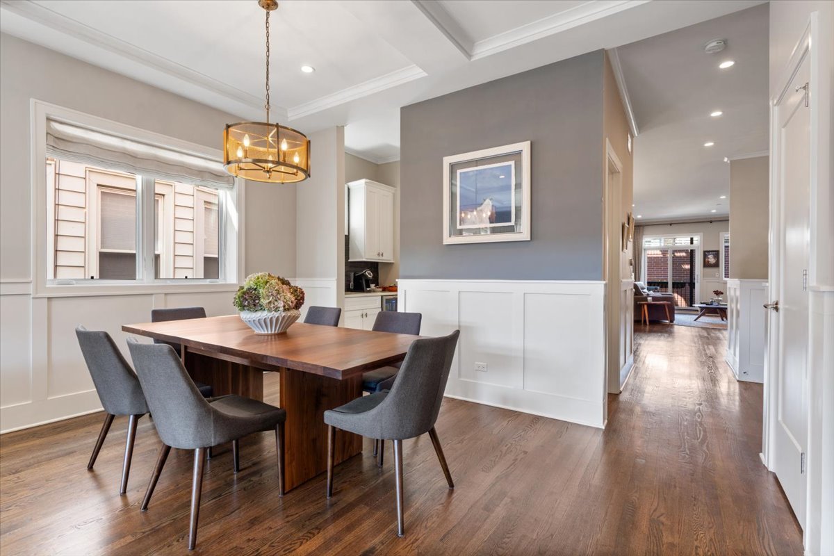 1448 W Carmen Avenue 1