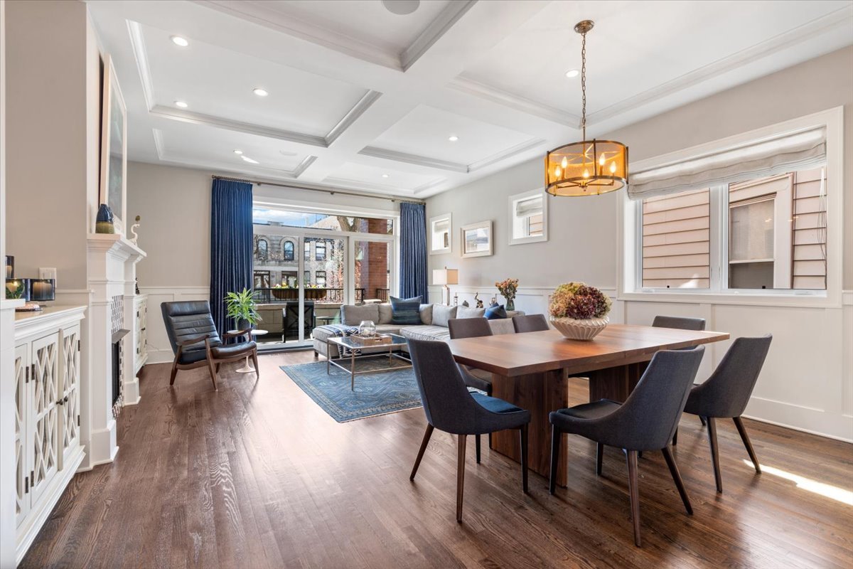 1448 W Carmen Avenue 1