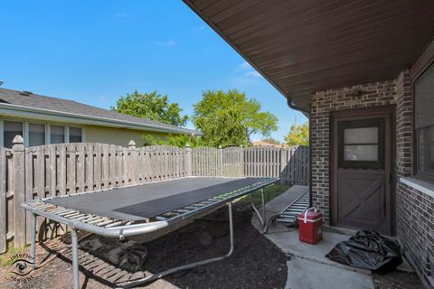 Tiny photo for 825 Walnut Drive, Darien, IL 60561 (MLS # 12645222)