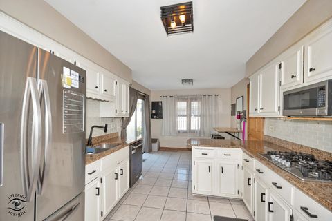 Tiny photo for 825 Walnut Drive, Darien, IL 60561 (MLS # 12645222)