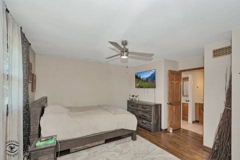 Tiny photo for 825 Walnut Drive, Darien, IL 60561 (MLS # 12645222)