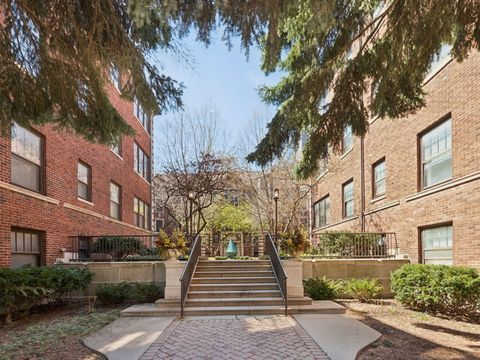 Tiny photo for 848 Hinman Avenue #3, Evanston, IL 60202 (MLS # 12566421)