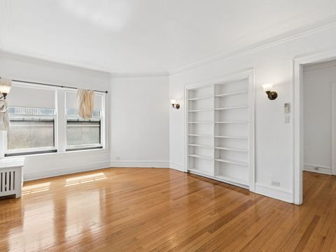 Tiny photo for 848 Hinman Avenue #3, Evanston, IL 60202 (MLS # 12566421)