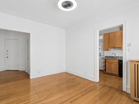 Tiny photo for 848 Hinman Avenue #3, Evanston, IL 60202 (MLS # 12566421)