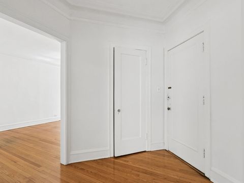 Tiny photo for 848 Hinman Avenue #3, Evanston, IL 60202 (MLS # 12566421)