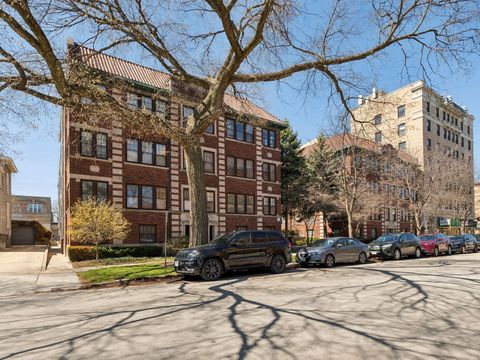 Tiny photo for 848 Hinman Avenue #3, Evanston, IL 60202 (MLS # 12566421)
