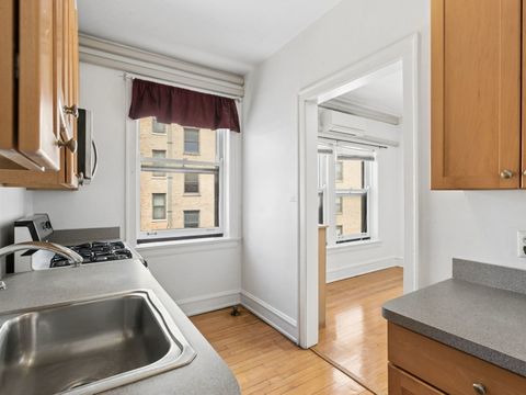 Tiny photo for 848 Hinman Avenue #3, Evanston, IL 60202 (MLS # 12566421)