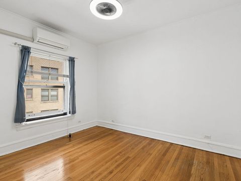 Tiny photo for 848 Hinman Avenue #3, Evanston, IL 60202 (MLS # 12566421)