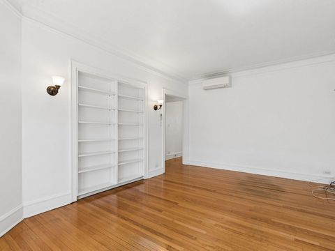 Tiny photo for 848 Hinman Avenue #3, Evanston, IL 60202 (MLS # 12566421)