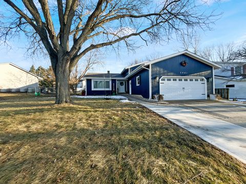 Tiny photo for 5401 W Winding Creek Drive, McHenry, IL 60050 (MLS # 12567169)