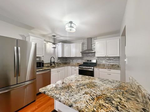 Tiny photo for 5401 W Winding Creek Drive, McHenry, IL 60050 (MLS # 12567169)