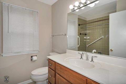 Tiny photo for 767 Oakwood Drive, Westmont, IL 60559 (MLS # 12658361)
