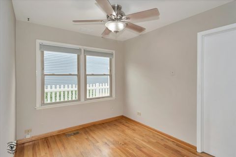 Tiny photo for 767 Oakwood Drive, Westmont, IL 60559 (MLS # 12658361)
