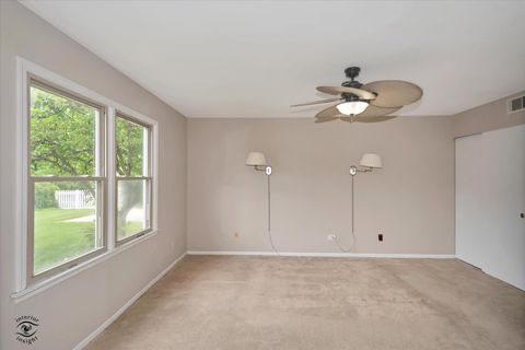 Tiny photo for 767 Oakwood Drive, Westmont, IL 60559 (MLS # 12658361)