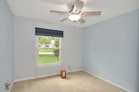 Tiny photo for 767 Oakwood Drive, Westmont, IL 60559 (MLS # 12658361)