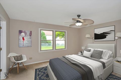Tiny photo for 767 Oakwood Drive, Westmont, IL 60559 (MLS # 12658361)