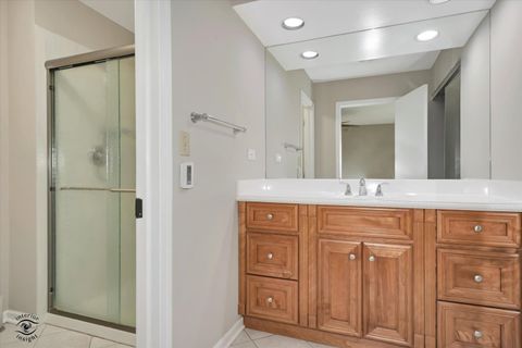 Tiny photo for 767 Oakwood Drive, Westmont, IL 60559 (MLS # 12658361)