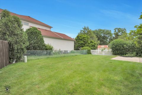 Tiny photo for 767 Oakwood Drive, Westmont, IL 60559 (MLS # 12658361)