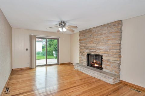 Tiny photo for 767 Oakwood Drive, Westmont, IL 60559 (MLS # 12658361)