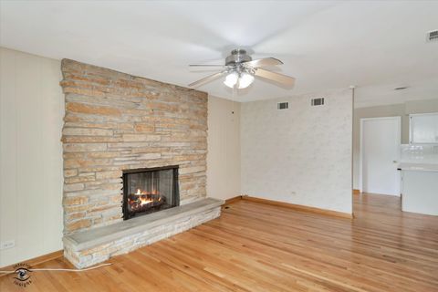 Tiny photo for 767 Oakwood Drive, Westmont, IL 60559 (MLS # 12658361)