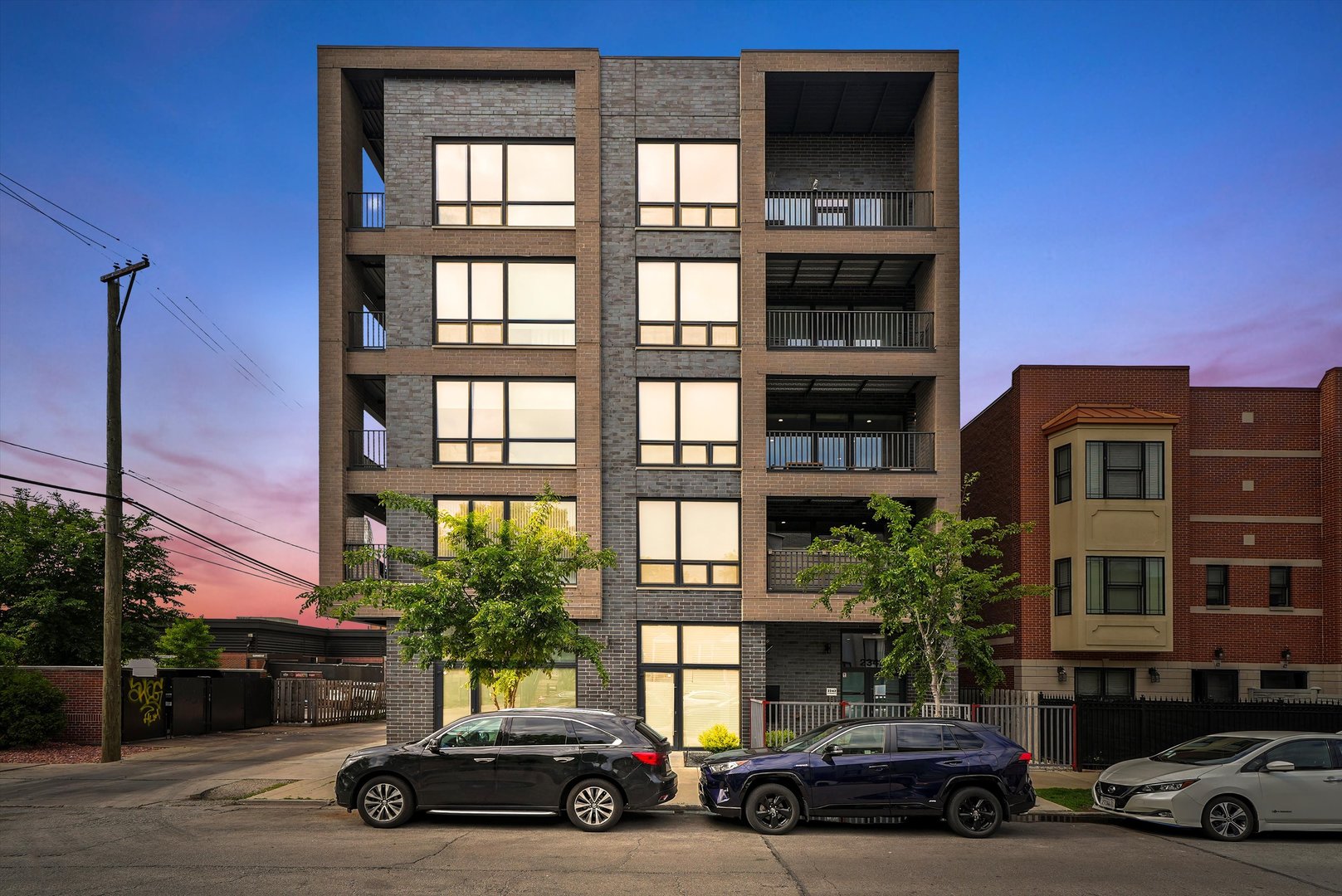 2342 W Adams Street 304