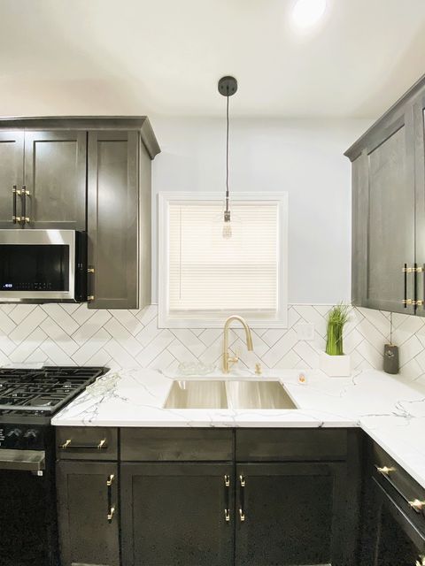 Tiny photo for 949 N Lockwood Avenue, Chicago, IL 60651 (MLS # 12532106)