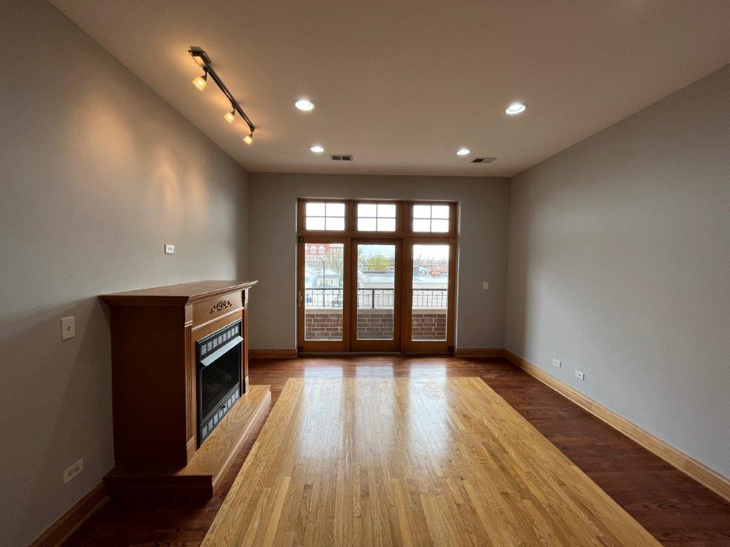 1918 W Cermak Road 3
