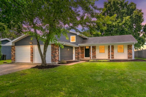 Tiny photo for 619 Dartmoor Drive, Crystal Lake, IL 60014 (MLS # 12727853)