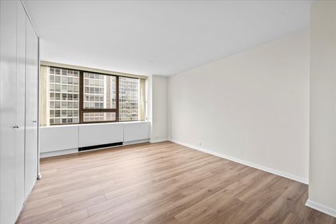 Tiny photo for 2800 N Lake Shore Drive #1317, Chicago, IL 60657 (MLS # 12546276)